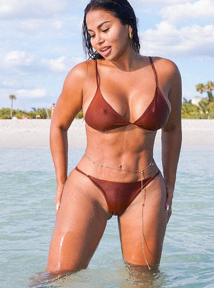 Beautiful Hot Photos of Dolly Castro Chavez: A Stunning Display of Beauty